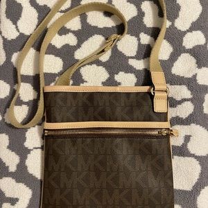Micheal Kors Crossbody